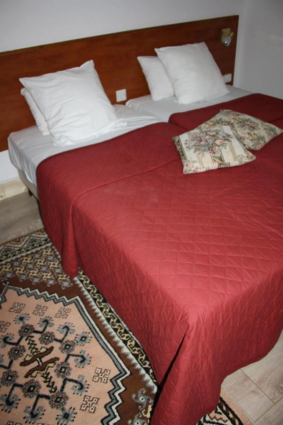 Le Relais Des Templiers Hotel บูจองซี ภายนอก รูปภาพ